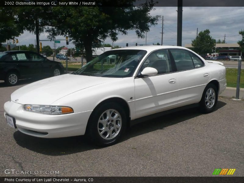 Ivory White / Neutral 2002 Oldsmobile Intrigue GL