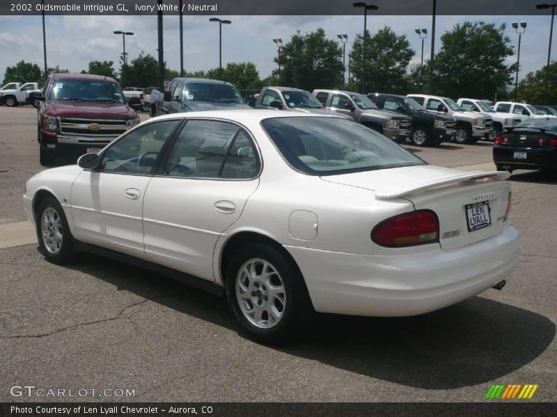 Ivory White / Neutral 2002 Oldsmobile Intrigue GL