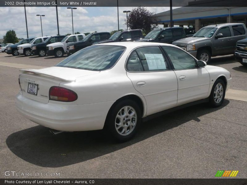 Ivory White / Neutral 2002 Oldsmobile Intrigue GL