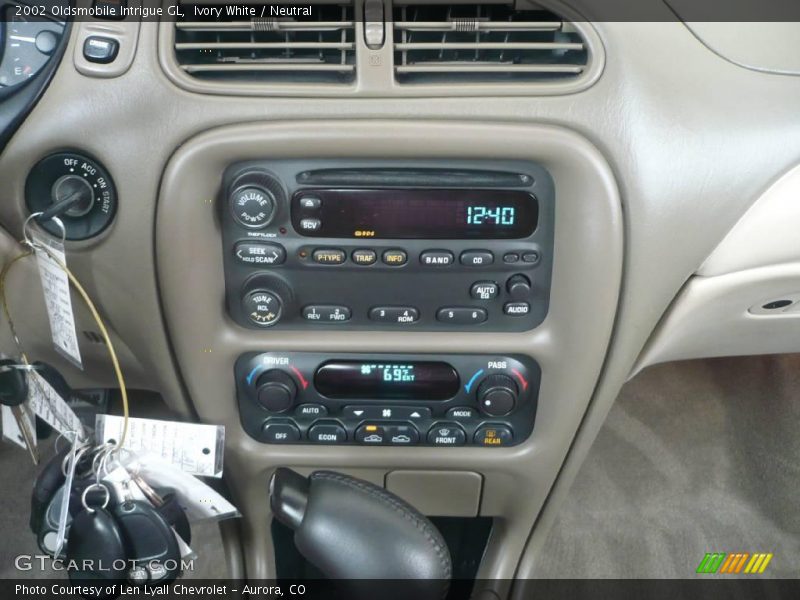 Ivory White / Neutral 2002 Oldsmobile Intrigue GL