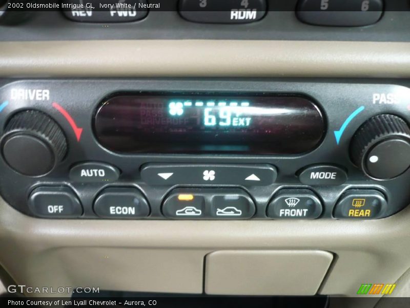 Ivory White / Neutral 2002 Oldsmobile Intrigue GL