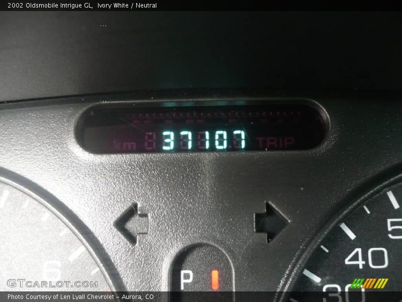 Ivory White / Neutral 2002 Oldsmobile Intrigue GL