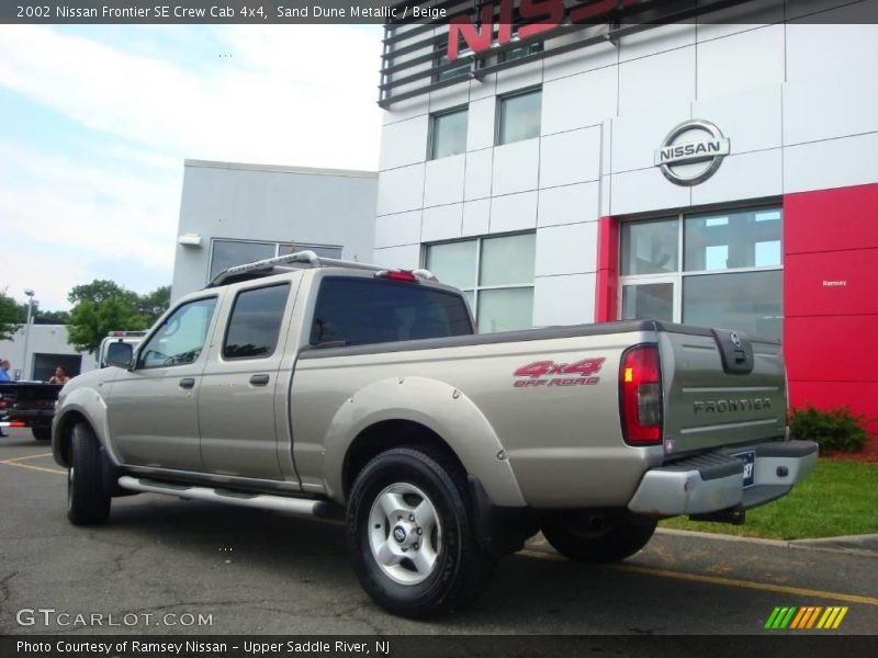 Sand Dune Metallic / Beige 2002 Nissan Frontier SE Crew Cab 4x4