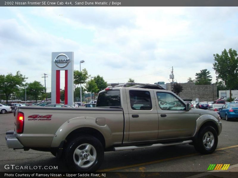 Sand Dune Metallic / Beige 2002 Nissan Frontier SE Crew Cab 4x4