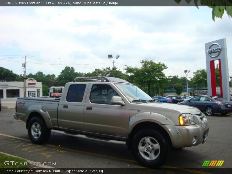 Sand Dune Metallic / Beige 2002 Nissan Frontier SE Crew Cab 4x4