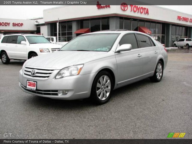 Titanium Metallic / Graphite Gray 2005 Toyota Avalon XLS
