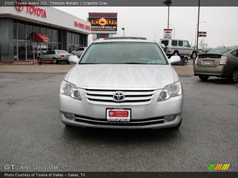 Titanium Metallic / Graphite Gray 2005 Toyota Avalon XLS
