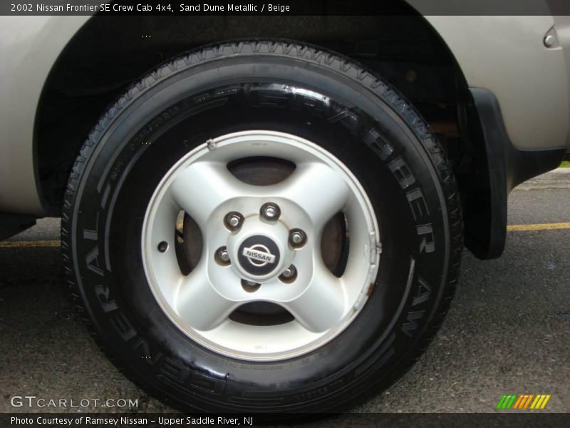 Sand Dune Metallic / Beige 2002 Nissan Frontier SE Crew Cab 4x4