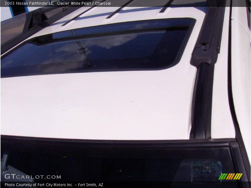 Glacier White Pearl / Charcoal 2003 Nissan Pathfinder LE