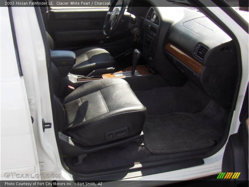 Glacier White Pearl / Charcoal 2003 Nissan Pathfinder LE
