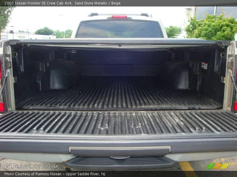 Sand Dune Metallic / Beige 2002 Nissan Frontier SE Crew Cab 4x4