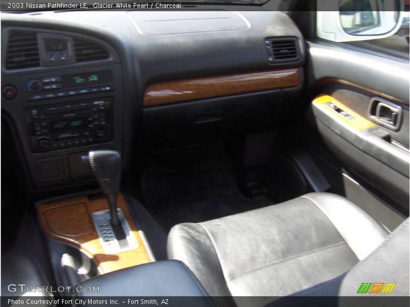 Glacier White Pearl / Charcoal 2003 Nissan Pathfinder LE
