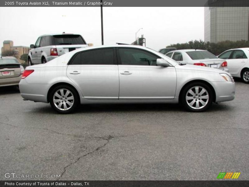 Titanium Metallic / Graphite Gray 2005 Toyota Avalon XLS