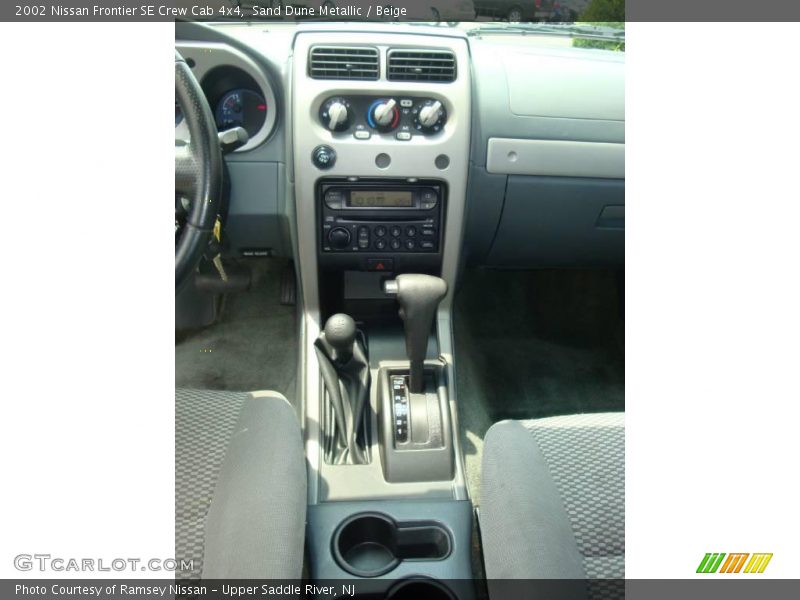 Sand Dune Metallic / Beige 2002 Nissan Frontier SE Crew Cab 4x4