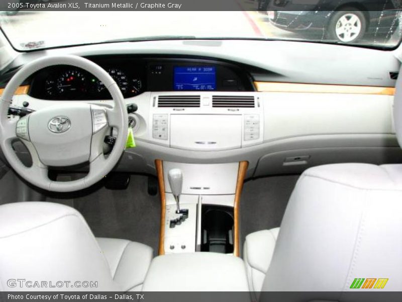 Titanium Metallic / Graphite Gray 2005 Toyota Avalon XLS