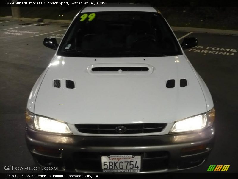 Aspen White / Gray 1999 Subaru Impreza Outback Sport