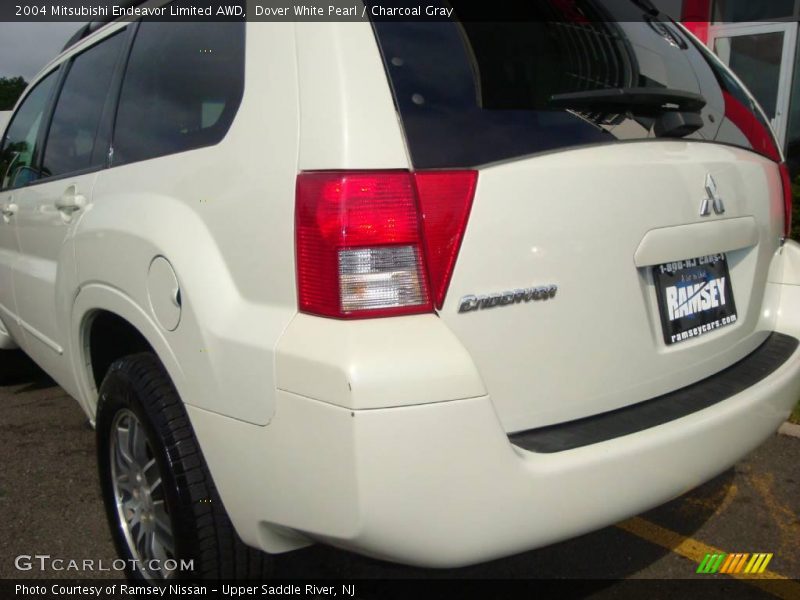 Dover White Pearl / Charcoal Gray 2004 Mitsubishi Endeavor Limited AWD