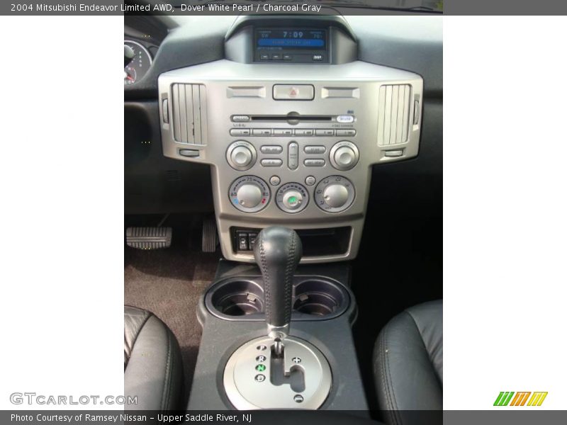 Dover White Pearl / Charcoal Gray 2004 Mitsubishi Endeavor Limited AWD