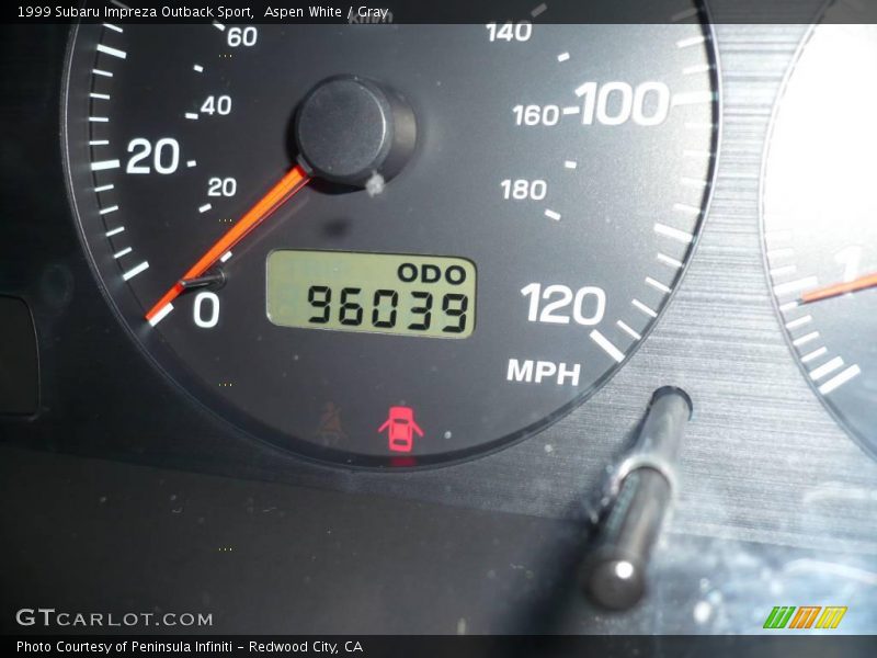 Aspen White / Gray 1999 Subaru Impreza Outback Sport