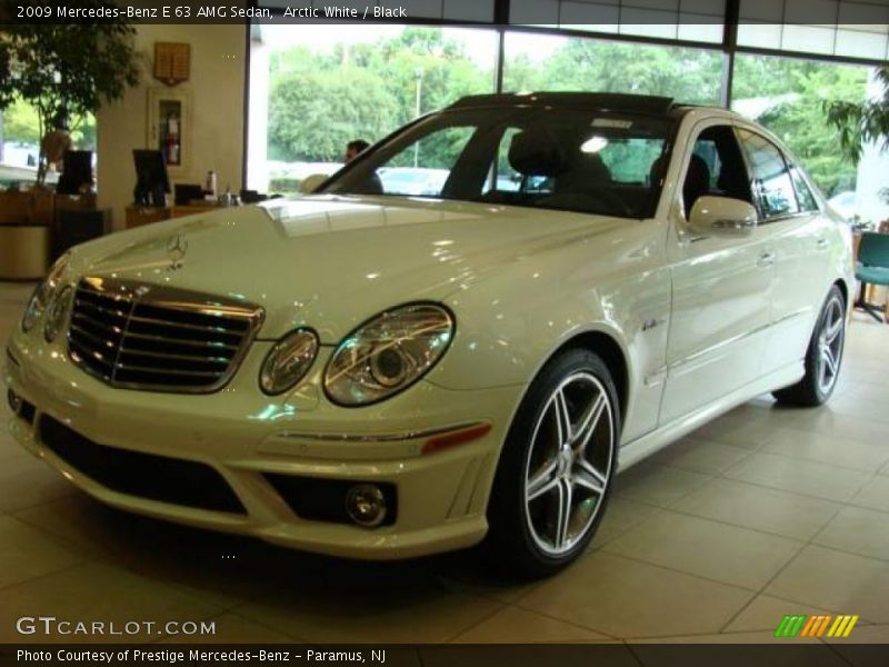 Arctic White / Black 2009 Mercedes-Benz E 63 AMG Sedan