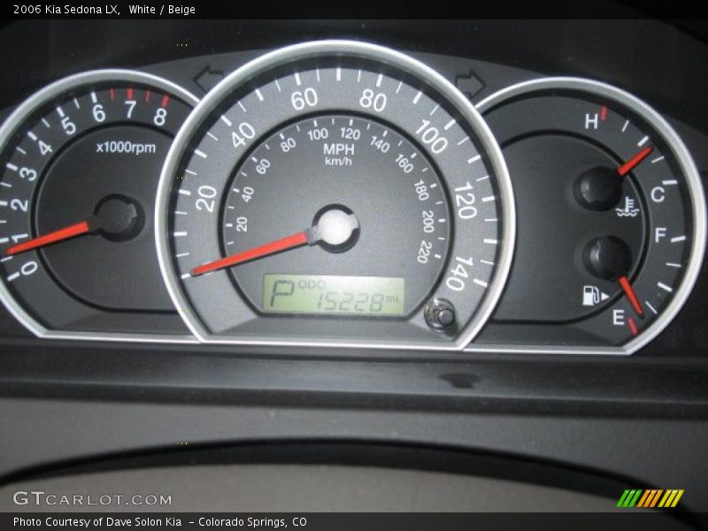 White / Beige 2006 Kia Sedona LX