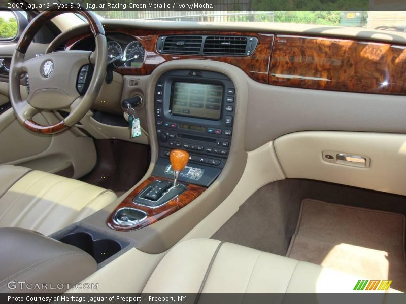 Jaguar Racing Green Metallic / Ivory/Mocha 2007 Jaguar S-Type 3.0