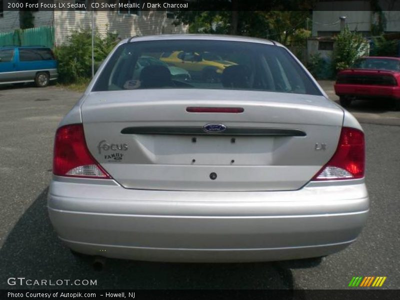 CD Silver Metallic / Dark Charcoal 2000 Ford Focus LX Sedan