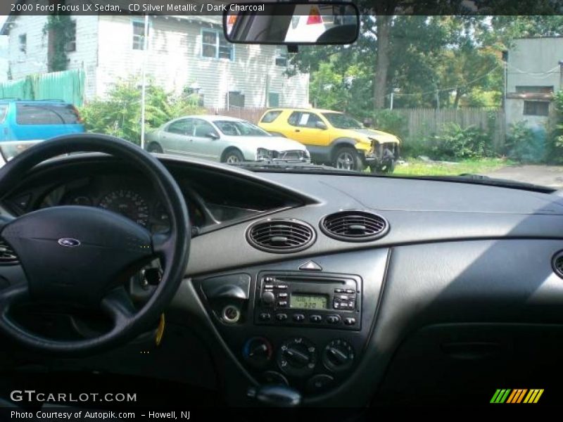 CD Silver Metallic / Dark Charcoal 2000 Ford Focus LX Sedan