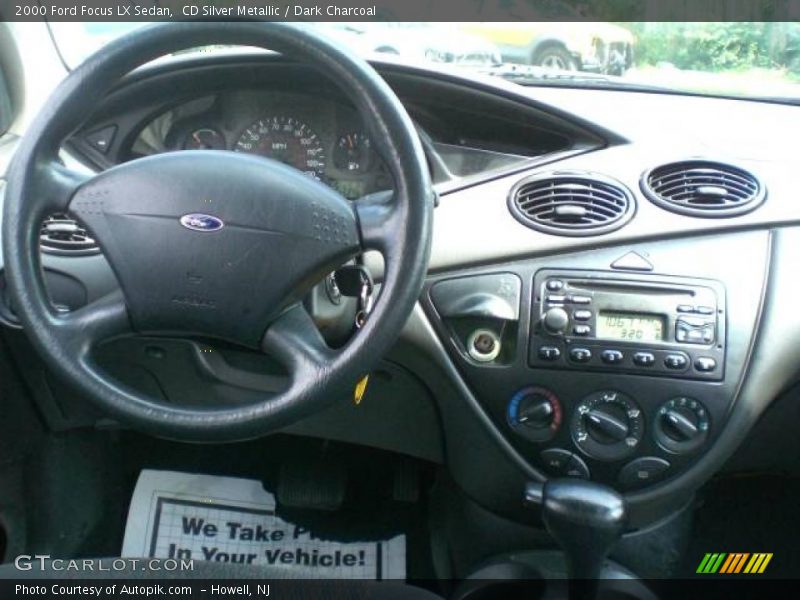 CD Silver Metallic / Dark Charcoal 2000 Ford Focus LX Sedan