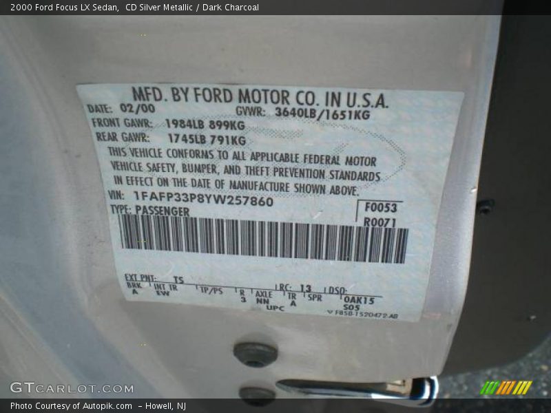CD Silver Metallic / Dark Charcoal 2000 Ford Focus LX Sedan