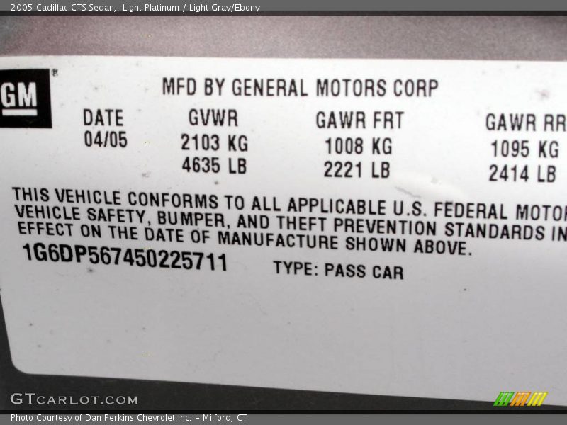 Light Platinum / Light Gray/Ebony 2005 Cadillac CTS Sedan