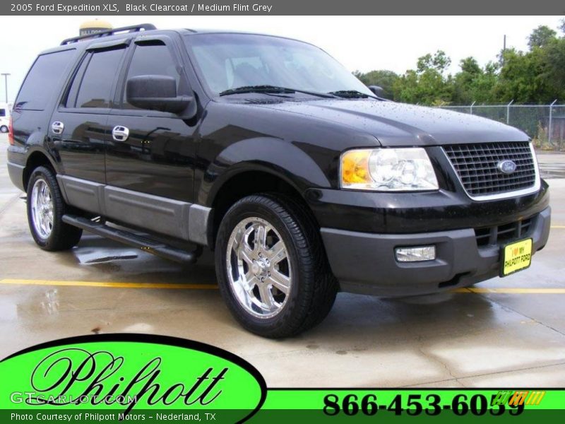 Black Clearcoat / Medium Flint Grey 2005 Ford Expedition XLS