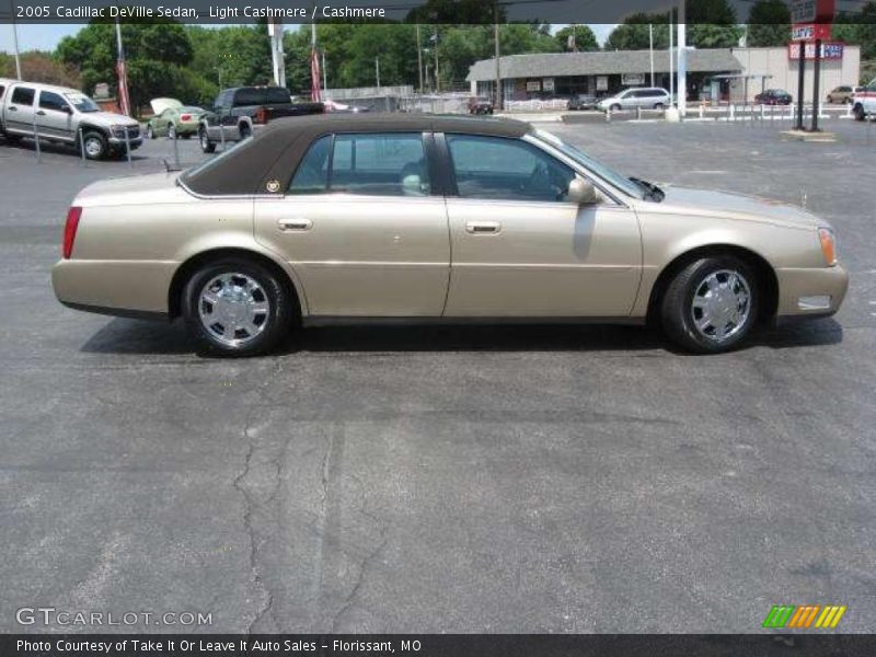 Light Cashmere / Cashmere 2005 Cadillac DeVille Sedan