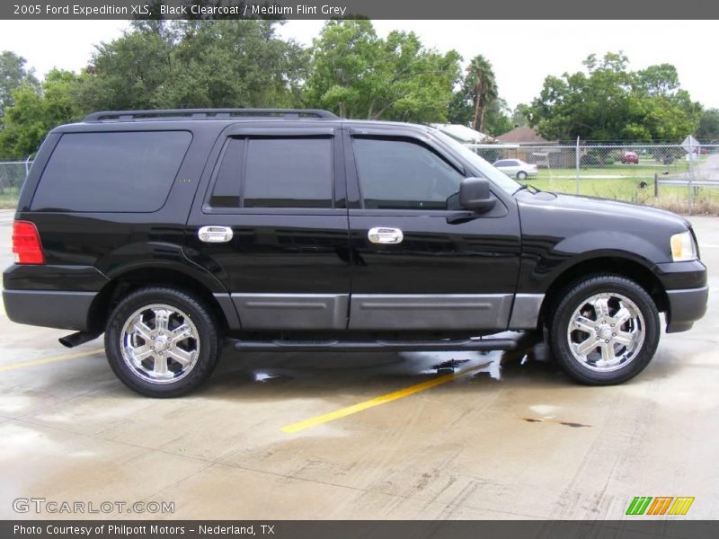 Black Clearcoat / Medium Flint Grey 2005 Ford Expedition XLS