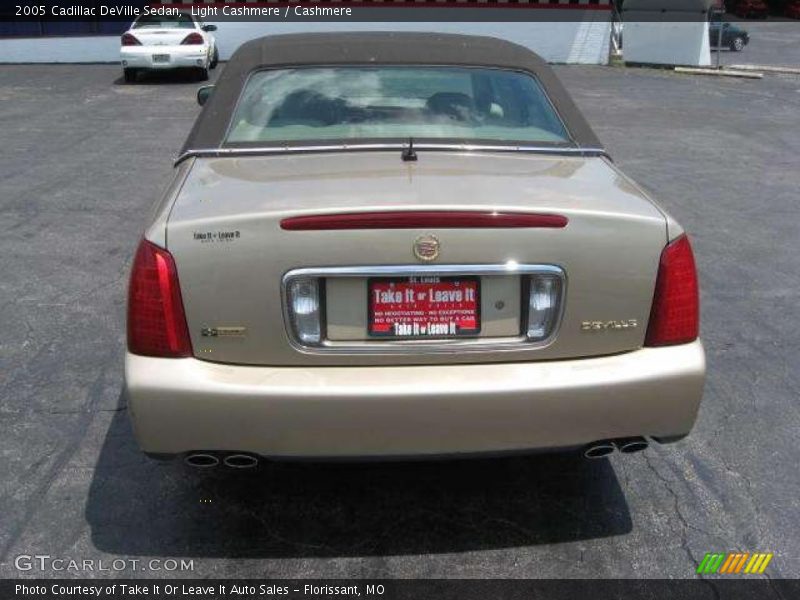 Light Cashmere / Cashmere 2005 Cadillac DeVille Sedan