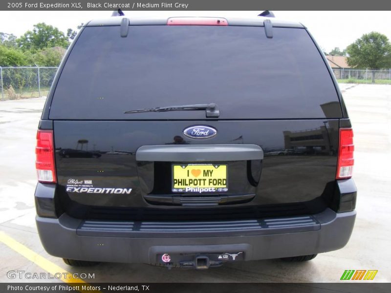 Black Clearcoat / Medium Flint Grey 2005 Ford Expedition XLS