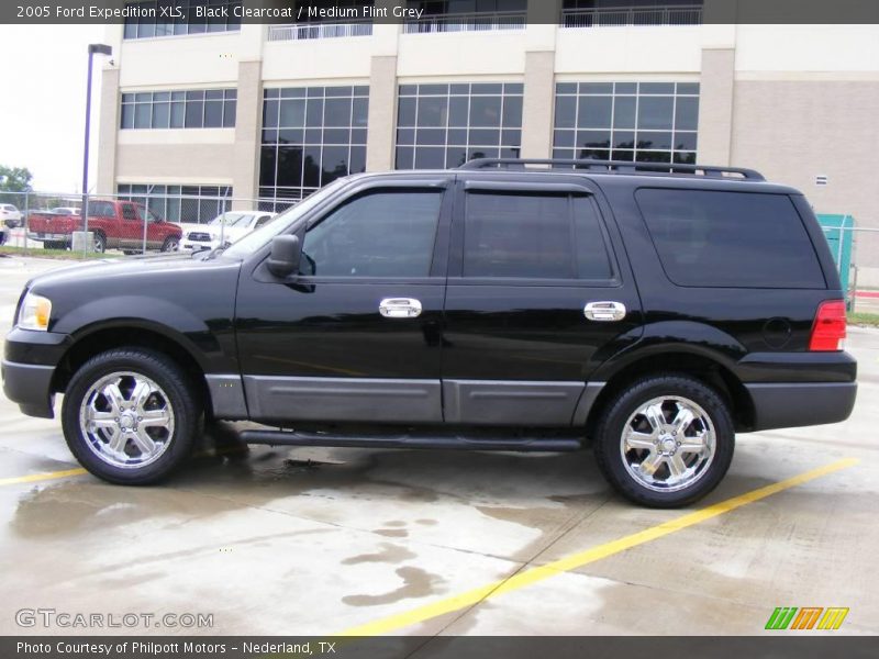 Black Clearcoat / Medium Flint Grey 2005 Ford Expedition XLS