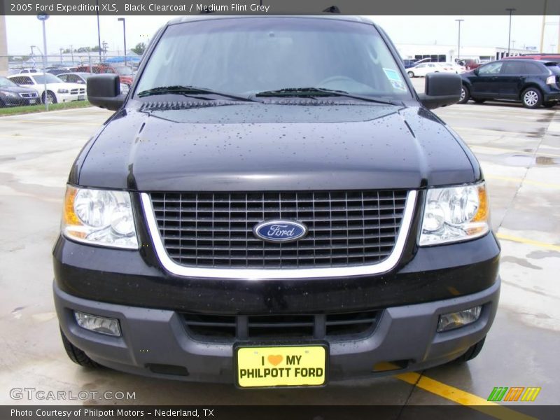 Black Clearcoat / Medium Flint Grey 2005 Ford Expedition XLS