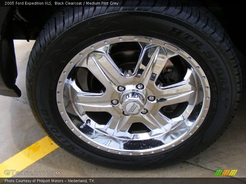 Black Clearcoat / Medium Flint Grey 2005 Ford Expedition XLS