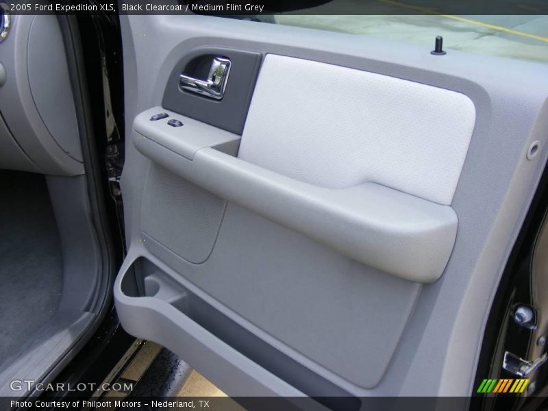 Black Clearcoat / Medium Flint Grey 2005 Ford Expedition XLS