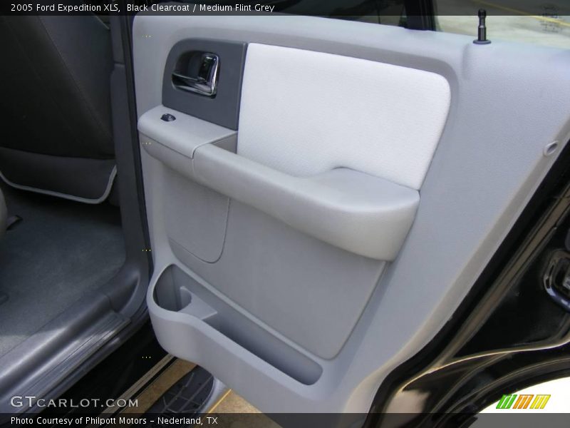 Black Clearcoat / Medium Flint Grey 2005 Ford Expedition XLS