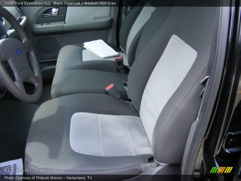 Black Clearcoat / Medium Flint Grey 2005 Ford Expedition XLS