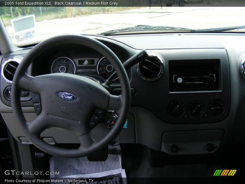 Black Clearcoat / Medium Flint Grey 2005 Ford Expedition XLS