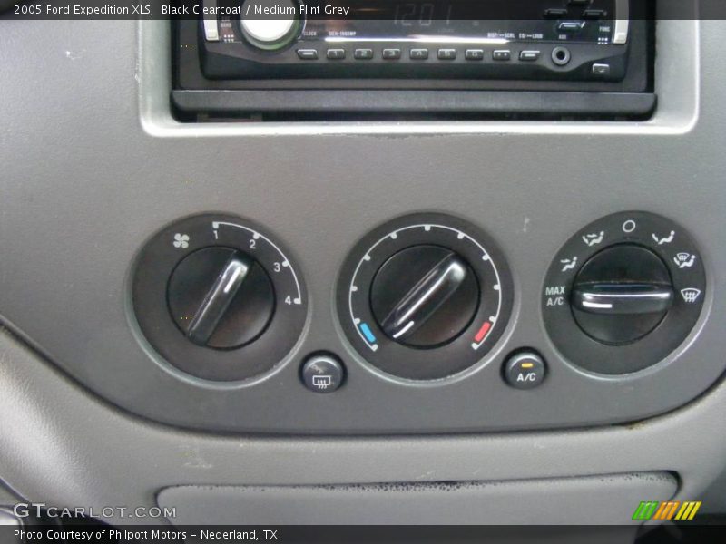 Black Clearcoat / Medium Flint Grey 2005 Ford Expedition XLS