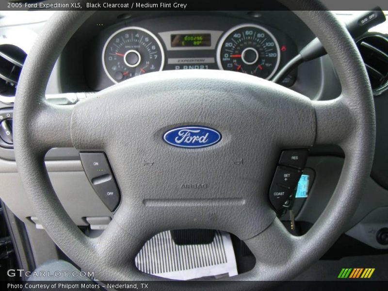 Black Clearcoat / Medium Flint Grey 2005 Ford Expedition XLS