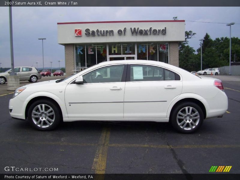 Cream White / Tan 2007 Saturn Aura XE