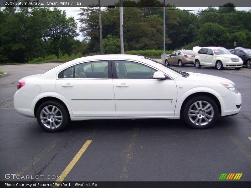 Cream White / Tan 2007 Saturn Aura XE
