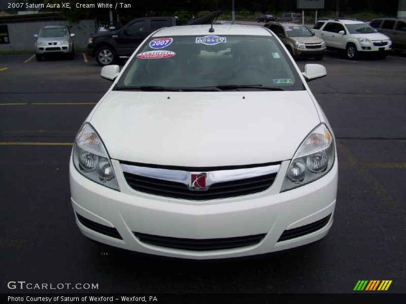Cream White / Tan 2007 Saturn Aura XE