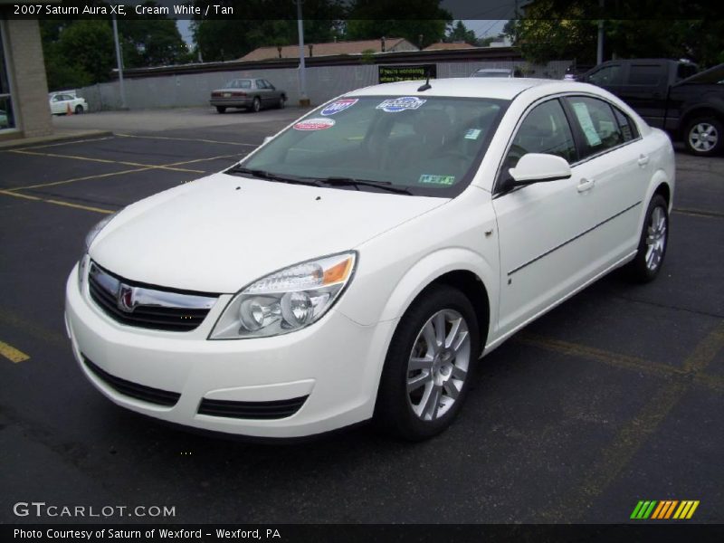 Cream White / Tan 2007 Saturn Aura XE