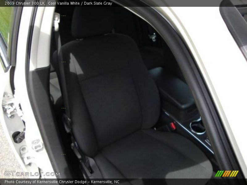Cool Vanilla White / Dark Slate Gray 2009 Chrysler 300 LX